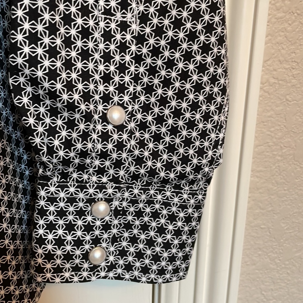 NWT Cowgirl Hardware Women's Black with White Long Sleeve Shirt - Picture 6 of 7